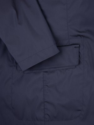 Leichte Jacke in Sakko-Optik mit heraustrennbarer Kapuzenblende