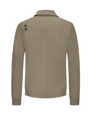 Leichte-Hemdjacke-mit-Zip-und-Logo-Print