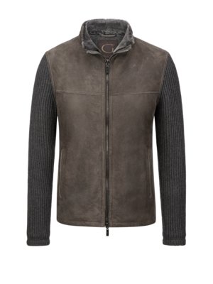 Genarbte Lammlederjacke mit Pelzfutter und Strickärmeln